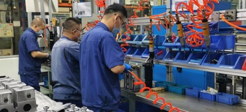 长春一东 以自主创新驱动发展，数码产品研发与销售开辟新增长极